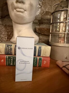 DERMAL ELIXIR - Hydra Vitamin B Serum - Face Serum $50
RETAIL - NIB